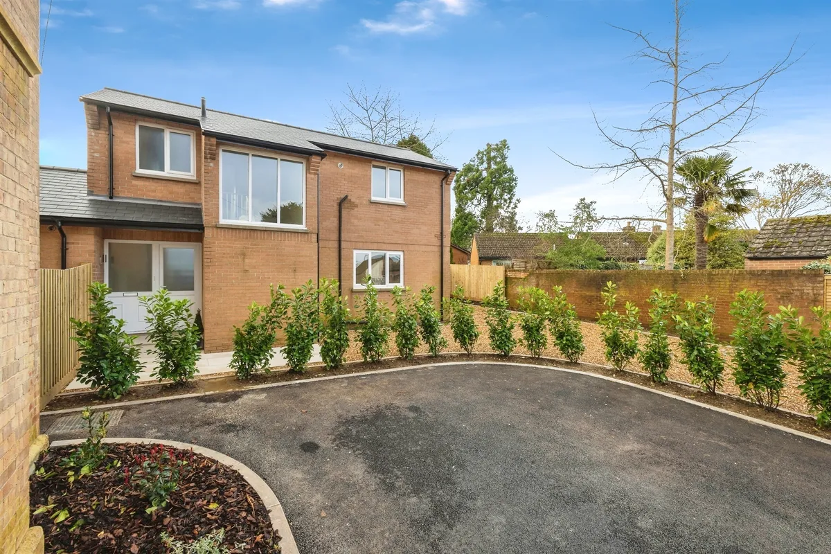 Wild Oak Villa, Plot 1